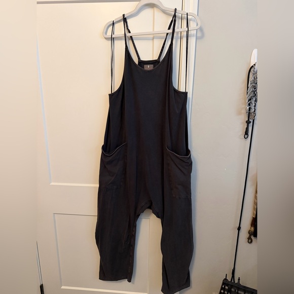 Free People - Picture 3 of 4